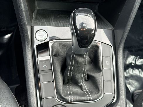 Used 2022 Volkswagen Taos SEL image 21