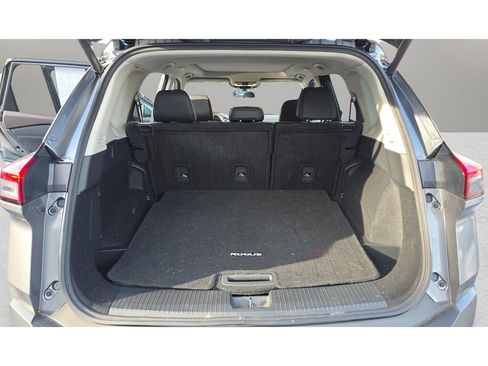 Used 2023 Nissan Rogue SV w/ SV Premium B Package image 18