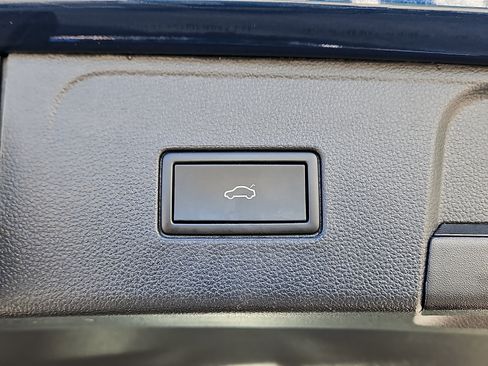 Certified 2023 Volkswagen Atlas SEL Premium image 7