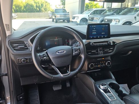 Used 2024 Ford Escape Active AWD/4WD image 15