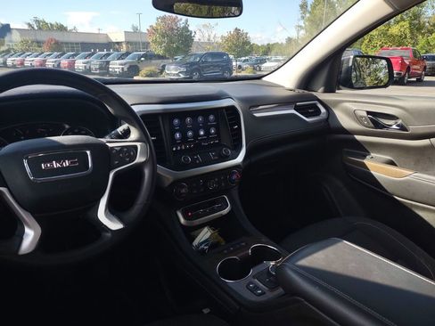 Used 2023 GMC Acadia SLE w/ Driver Convenience Package AWD/4WD image 9