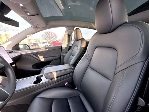 Used 2023 Tesla Model Y Long Range image 15