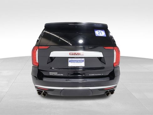 Used 2021 GMC Yukon XL Denali w/ Denali Premium Package AWD/4WD image 3