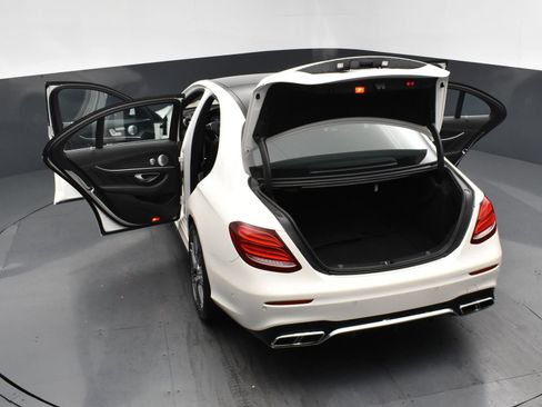 Used 2018 Mercedes-Benz E 63 AMG S image 23