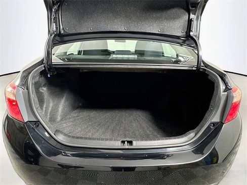 Certified 2019 Toyota Corolla LE image 27