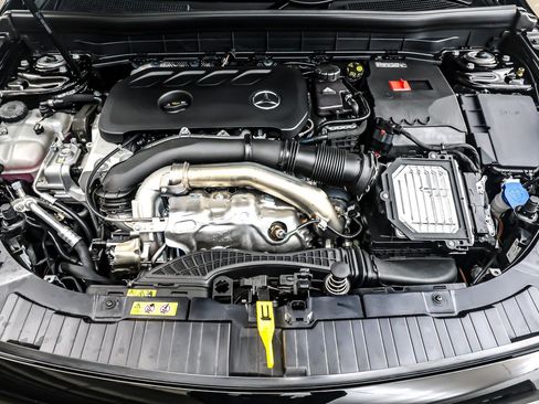 New 2026 Mercedes-Benz GLB 250 image 11