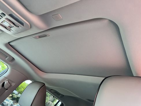 Used 2021 Toyota Highlander XLE image 15