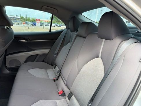 Used 2022 Toyota Camry LE FWD image 8