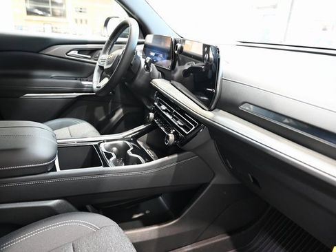 New 2026 Chevrolet Traverse LT w/ LPO, Floor Liner Package image 14