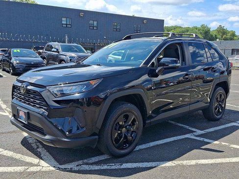 Certified 2021 Toyota RAV4 LE AWD/4WD image 2