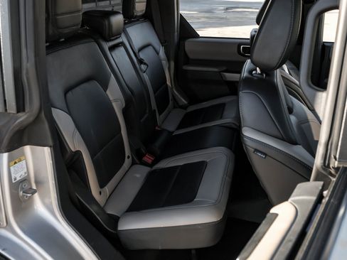 Used 2022 Ford Bronco Wildtrak image 34