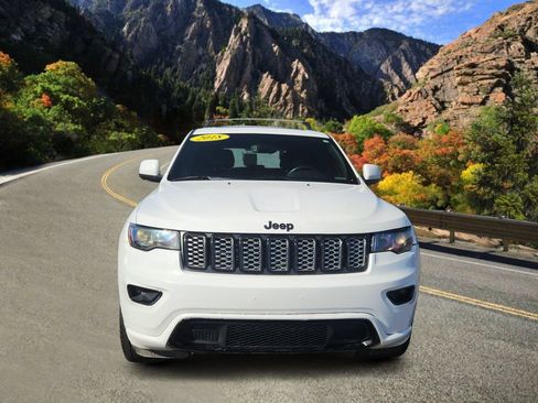 Used 2019 Jeep Grand Cherokee Altitude AWD/4WD image 6