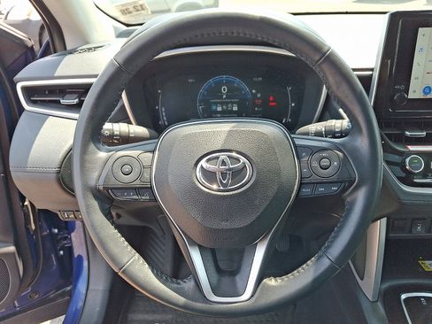 Used 2023 Toyota Corolla Cross XLE w/ Convenience Package AWD/4WD image 20