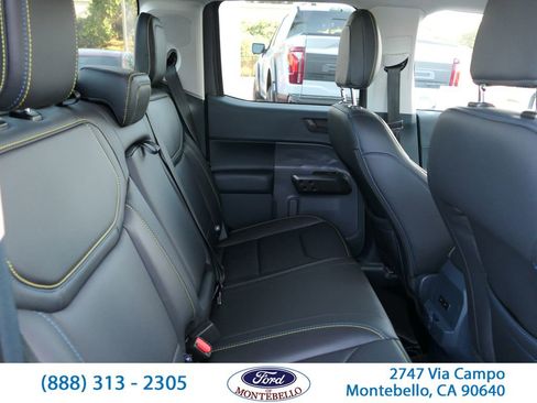 Used 2025 Ford Maverick Lobo image 25