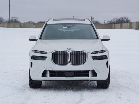 Used 2026 BMW X7 xDrive40i w/ Premium Package image 2