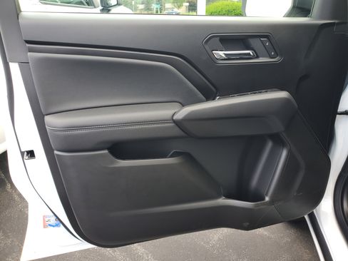 New 2025 Chevrolet Colorado LT w/ LT Convenience Package image 6