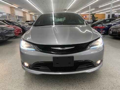 Used 2016 Chrysler 200 S image 3