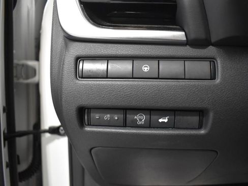 Certified 2023 Nissan Rogue SL w/ SL Premium Package image 19