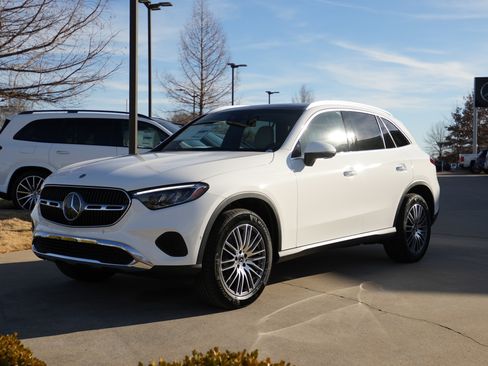 New 2026 Mercedes-Benz GLC 300 4MATIC image 3