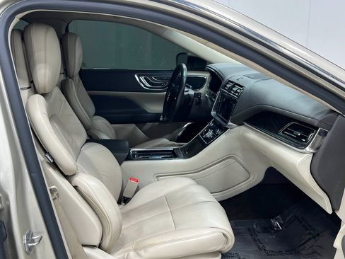 Used 2017 Lincoln Continental Select w/ Climate Package FWD image 34