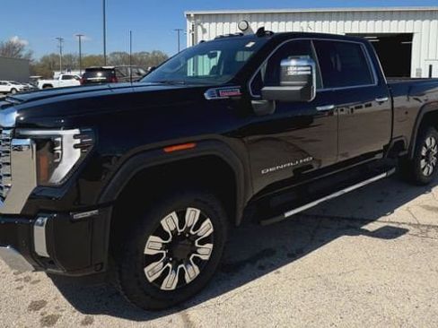 New 2026 GMC Sierra 2500 Denali w/ Denali Reserve Package image 4