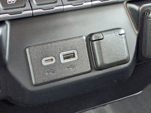 Used 2021 Chevrolet Silverado 2500 LT image 21