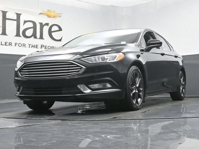 Used 2018 Ford Fusion SE w/ Equipment Group 201A FWD image 4