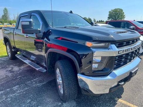 Used 2022 Chevrolet Silverado 2500 LT w/ Convenience Package AWD/4WD image 2