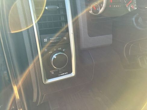 Used 2019 RAM 1500 Classic SLT image 12