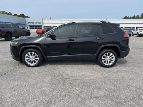 Used 2021 Jeep Cherokee Latitude image 2