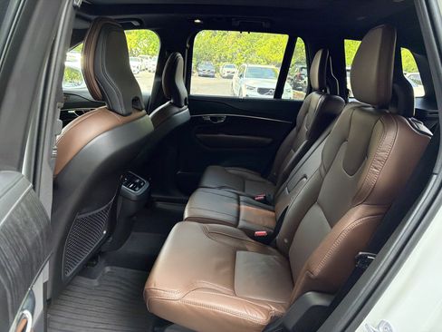 Certified 2025 Volvo XC90 B6 Ultra w/ Protection Package AWD/4WD image 32