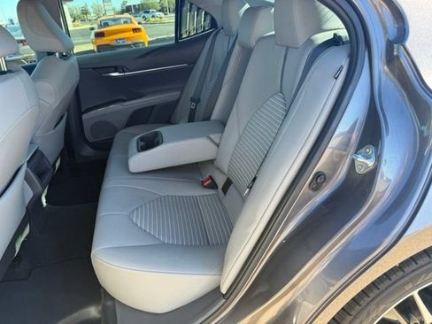 Used 2022 Toyota Camry SE w/ Carpet Mat Package (TMS) FWD image 34