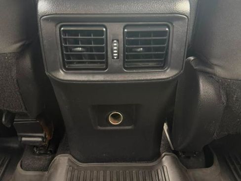Used 2022 Toyota RAV4 LE AWD/4WD image 29
