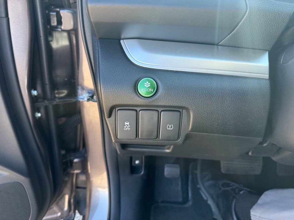 Used 2016 Honda CR-V SE image 10