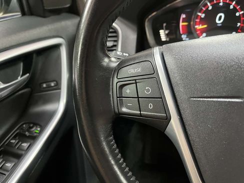 Used 2015 Volvo XC60 T5 w/ Proximity Package AWD/4WD image 14