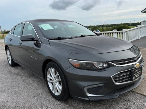 Used 2016 Chevrolet Malibu LT FWD image 3