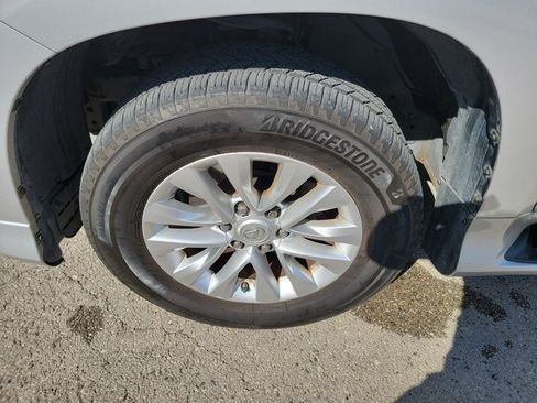 Used 2014 Lexus GX 460 w/ Premium Package AWD/4WD image 9