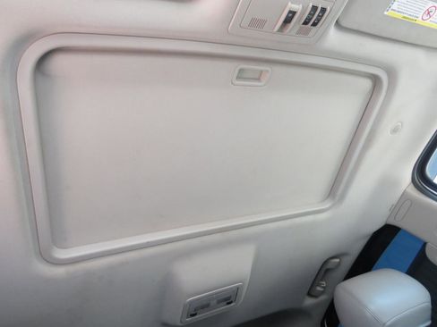 Used 2013 GMC Sierra 2500 SLT w/ SLT Convenience Package image 21