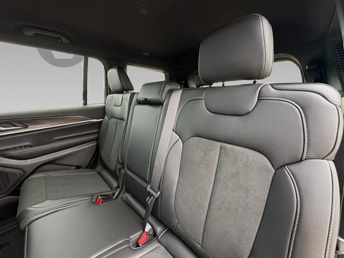 New 2026 Jeep Grand Cherokee L 2WD image 3