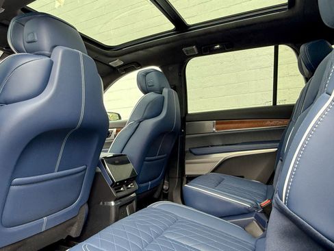 New 2026 Cadillac Vistiq Premium Luxury w/ LPO, Floor Liner Package image 45