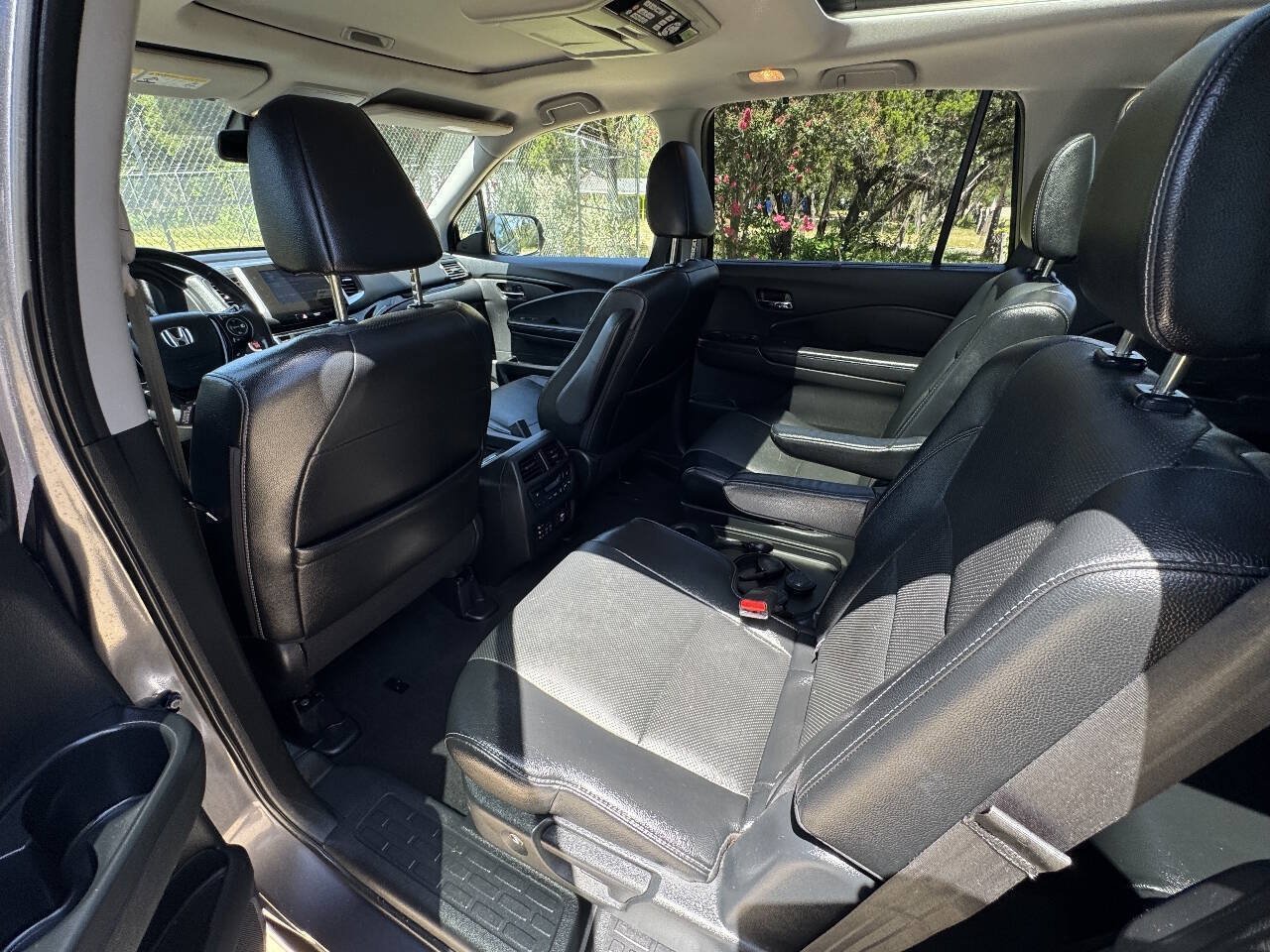 Used 2018 Honda Pilot Elite image 30