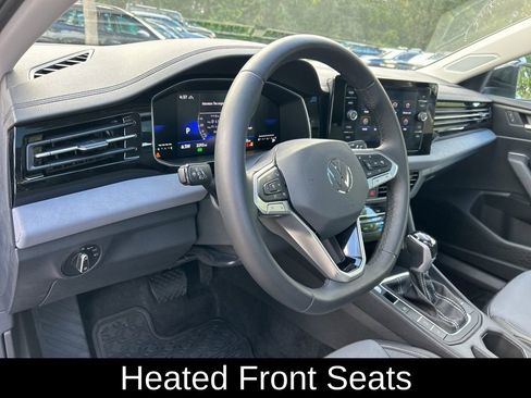 Used 2025 Volkswagen Jetta SE w/ Sunroof Package image 23