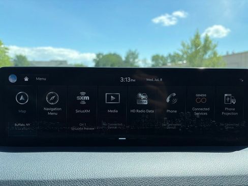 Used 2025 Genesis GV70 3.5T Sport AWD/4WD image 12