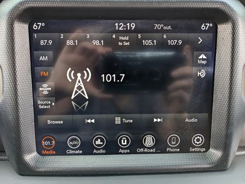 Used 2021 Jeep Gladiator Sport image 31