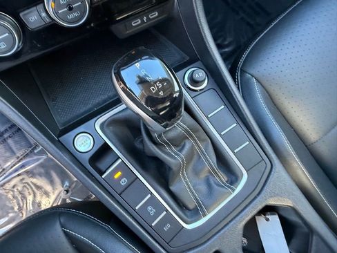 Used 2024 Volkswagen Jetta SE image 27