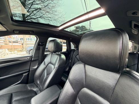 Used 2017 Porsche Macan image 22