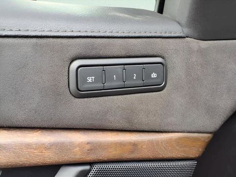 Used 2019 Cadillac Escalade Premium Luxury image 12