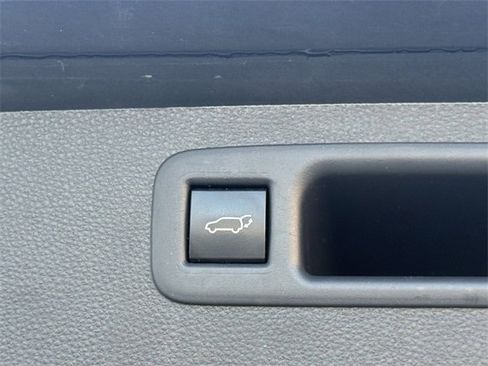 Used 2021 Toyota Highlander XSE image 35