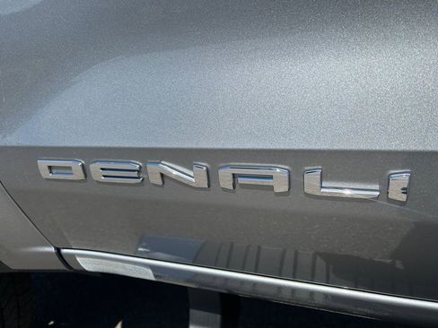 New 2026 GMC Canyon Denali image 9