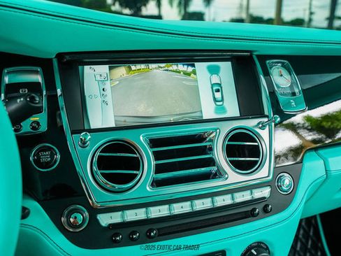 Used 2017 Rolls-Royce Wraith image 26